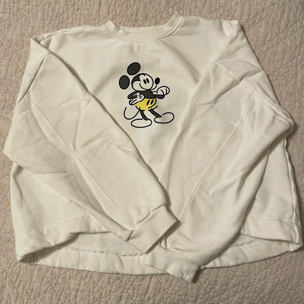 NEW Women’s Mickey Mouse Crewneck (L)
